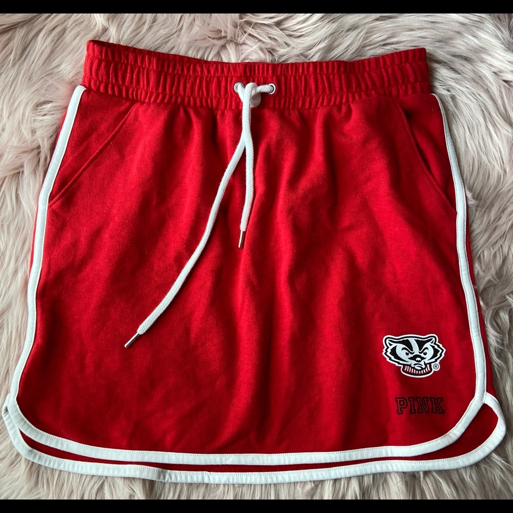 Pink VS Badger skirt NWT
